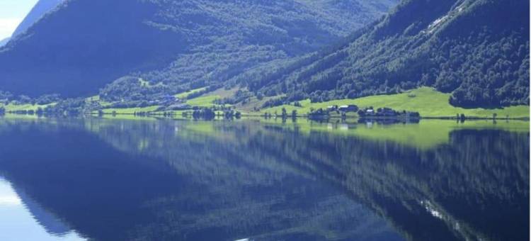 约尔斯特湖景(Jølster Lake View)图片