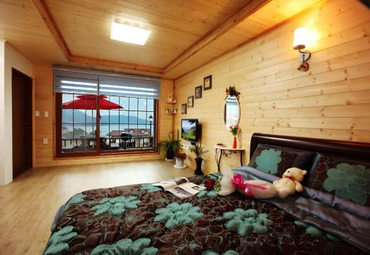 Sea under the Sky Hotel Overview