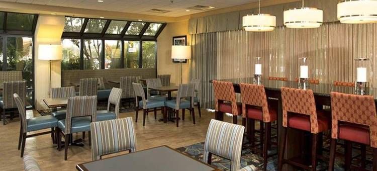 希尔顿欢朋酒店-费尔法克斯城(Hampton Inn Fairfax City)图片