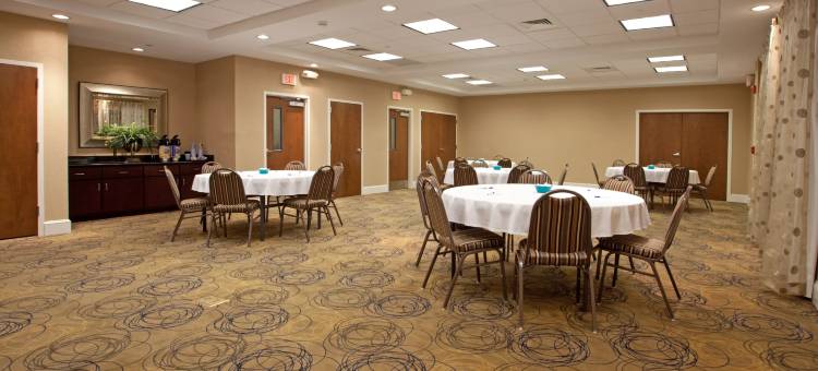 Holiday Inn Express 彭布罗克 by IHG(Holiday Inn Express Pembroke by IHG)图片