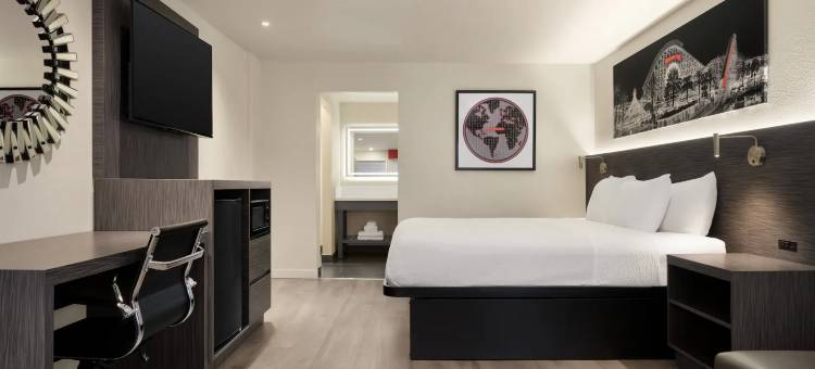 安纳海母会议中心温德姆华美达酒店(Ramada by Wyndham Anaheim Convention Center)图片