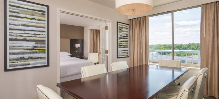 芝加哥埃尔克格罗夫喜来登套房酒店(Sheraton Suites Chicago Elk Grove)图片