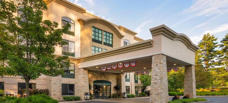 舒适酒店及套房乔治湖(Comfort Inn & Suites Lake George)图片