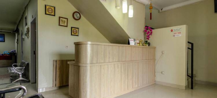 红多兹Plus酒店-近力宝西卡朗购物中心(RedDoorz Plus Near Lippo Cikarang Mall)图片