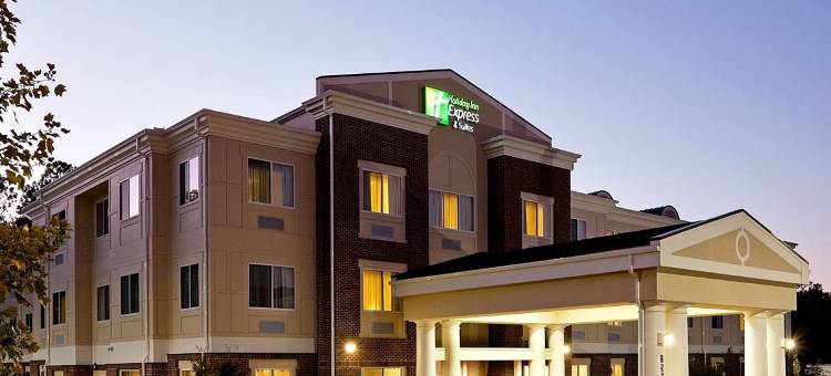 智选假日套房酒店南部的杉木树丛区(Holiday Inn Express & Suites SOUTHERN PINES-PINEHURST AREA by IHG)图片