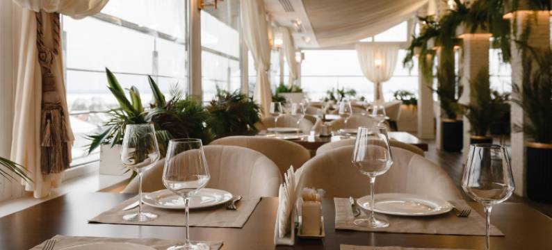 维多利广场酒店(Viktoriya Plaza Hotel)图片