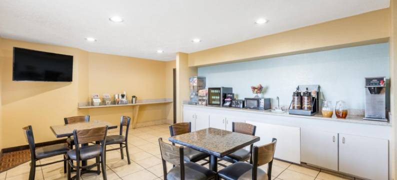 米德兰速8酒店(Super 8 by Wyndham Midland)图片