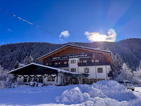 思科阿多罗酒店