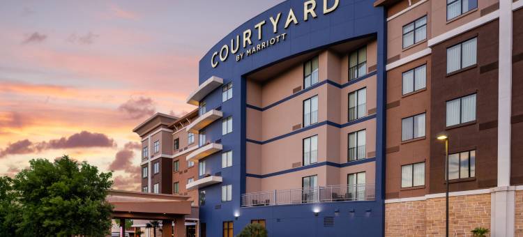 休斯顿金伍德万怡酒店(Courtyard Houston Kingwood)图片