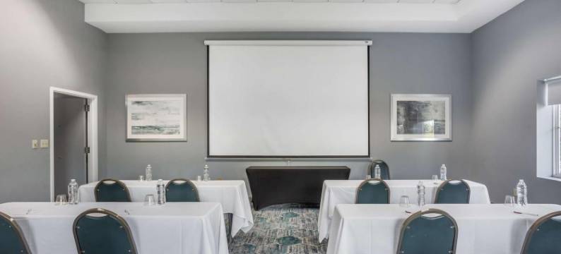 贝斯特韦斯特优质威尔克斯巴雷斯克兰顿优质机场酒店(Best Western Plus Wilkes Barre-Scranton Airport Hotel)图片