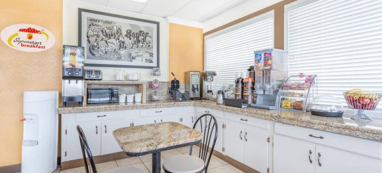 桑蒂速8酒店(Super 8 by Wyndham Santee)图片