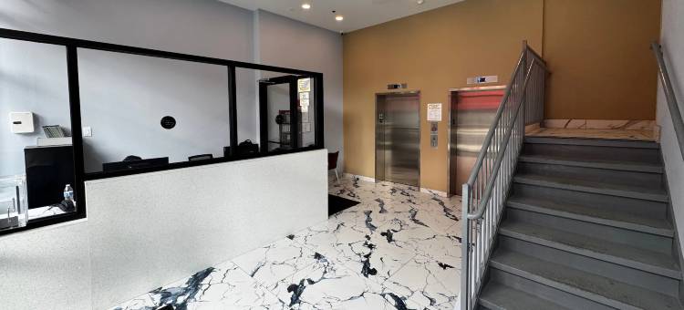 布鲁克林富尔顿街温德姆速 8 酒店(Super 8 by Wyndham Brooklyn Fulton Street/Broadway Junction)图片