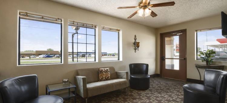 布莱克威尔速8酒店(Super 8 by Wyndham Blackwell)图片