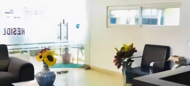 PPH生活比玛斯酒店(Pph Living Bhimas)图片