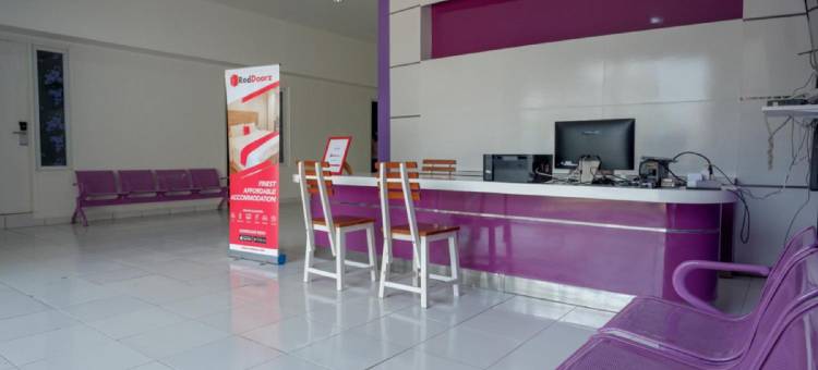 红多兹酒店-近肯德尔卡里翁古广场(RedDoorz Near Alun Alun Kaliwungu Kendal)图片