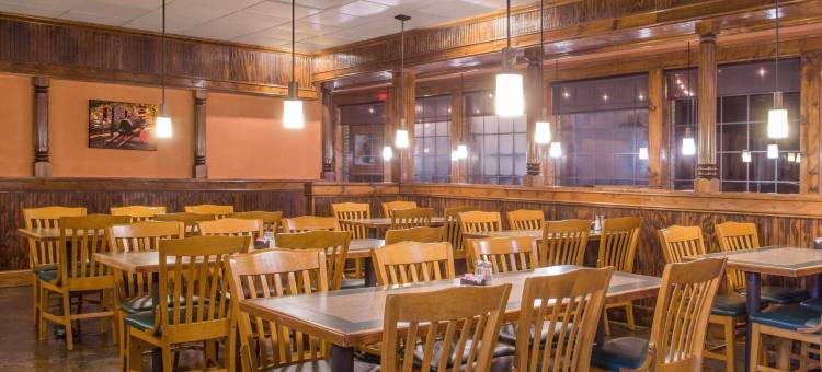 安哥拉-弗里蒙特地区华美达酒店(Ramada by Wyndham Angola/Fremont Area)图片