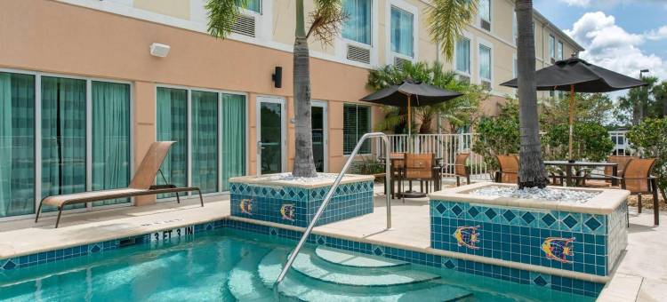 蓬塔戈尔达夏洛特港舒眠套房酒店(Sleep Inn & Suites Port Charlotte-Punta Gorda)图片