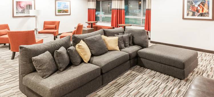 圣约翰堡麦客达套房酒店(Microtel Inn & Suites by Wyndham Fort St John)图片