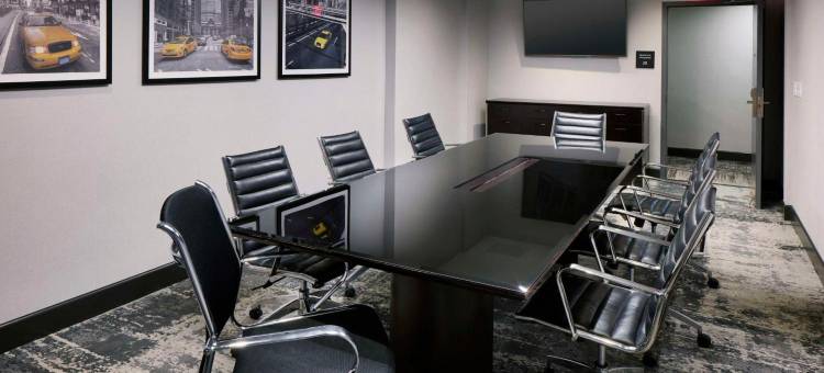 纽瓦克机场希尔顿欢朋酒店(Hampton Inn Newark Airport)图片