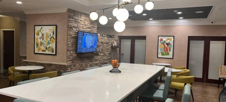 亚特兰大-诺斯莱克欢朋酒店(Hampton Inn Atlanta-Canton)图片