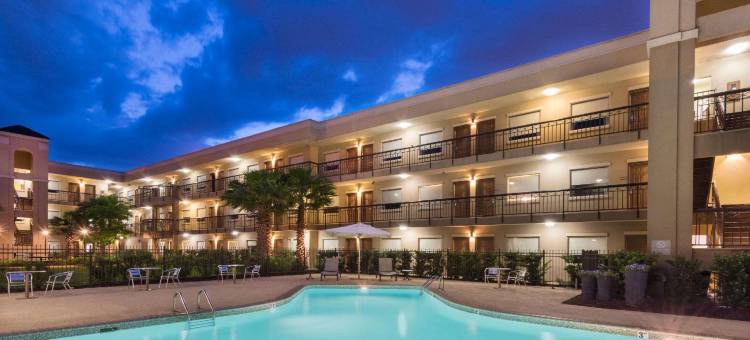 康福特套房巴吞鲁日南部I-10(Comfort Suites Baton Rouge South I-10)图片