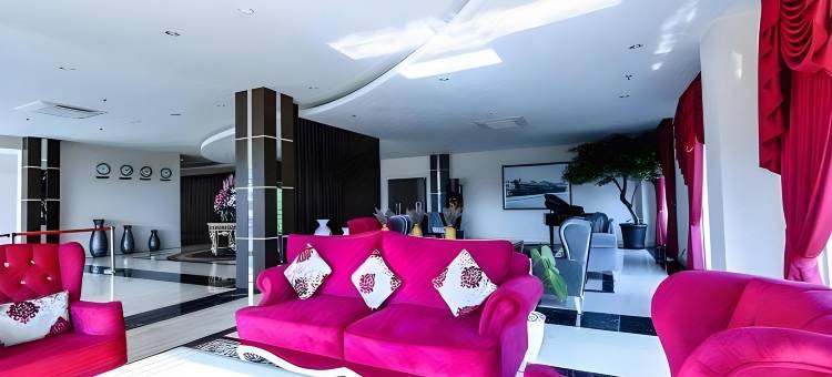 展玉费卢西吉诺酒店(Gino Feruci Cianjur)图片