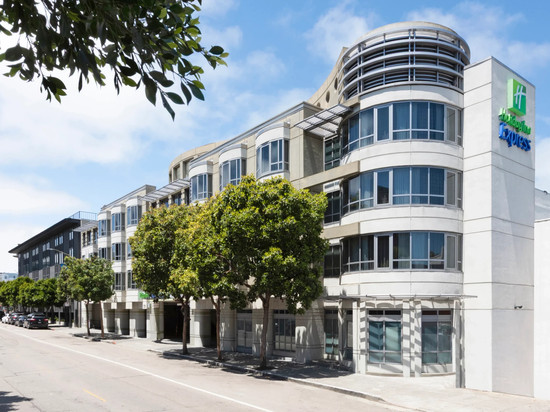 旧金山渔人码头智选假日套房酒店