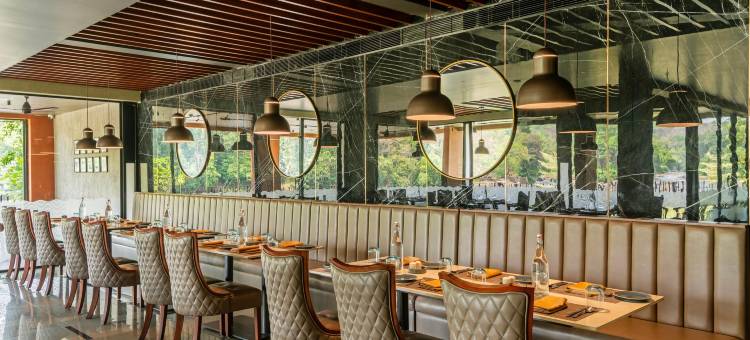 斯特灵阿蒂拉皮里(Sterling Athirappilly)图片