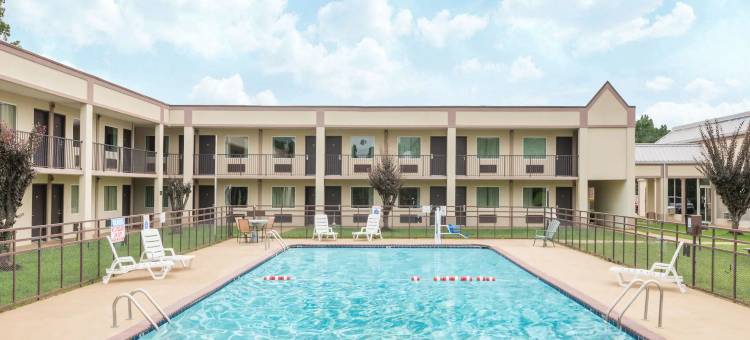 威廉斯堡温德姆速8酒店(Super 8 by Wyndham Williamsburg)图片