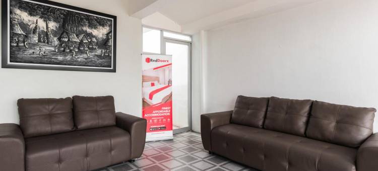 红多兹Plus酒店-近USU棉兰医院2号(RedDoorz Plus Near RS Usu Medan 2)图片