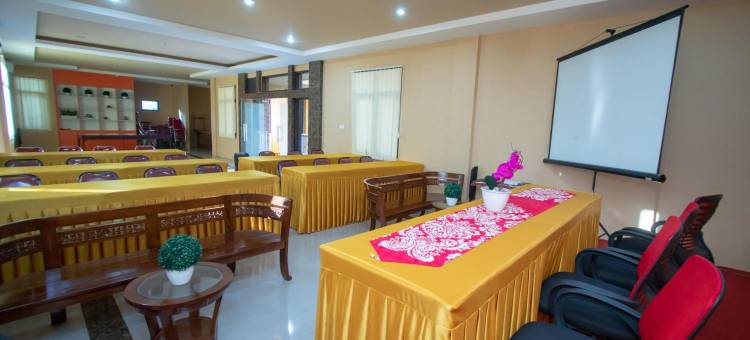 红门酒店 沙利亚 @ 加兰 加查 马达 梅拉博赫(RedDoorz Syariah @ Jalan Gajah Mada Meulaboh)图片