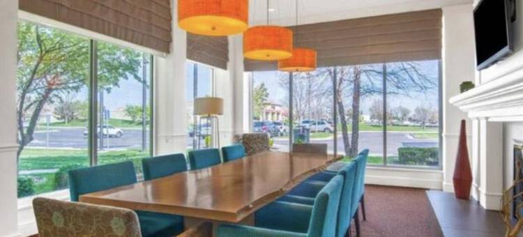 威奇托机场希尔顿花园酒店(Hilton Garden Inn Wichita Airport)图片