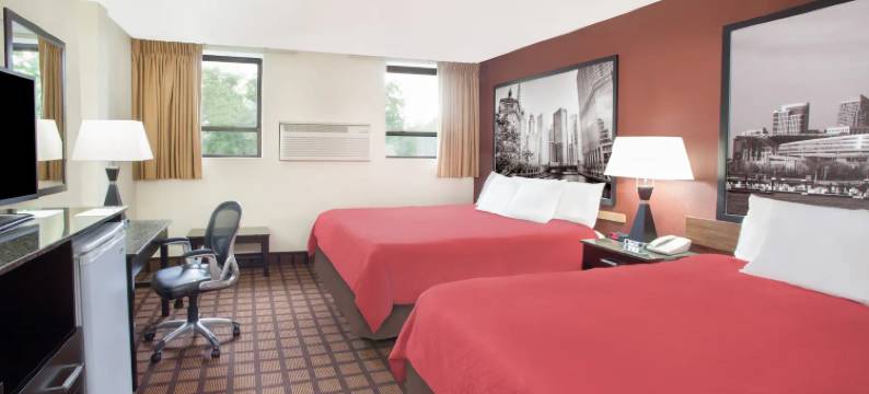 伊利诺伊州芝加哥温德姆速 8 酒店(Super 8 by Wyndham Chicago IL)图片