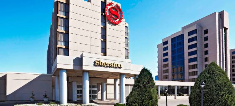 多伦多北公园大道喜来登套房酒店(Sheraton Parkway Toronto North Hotel & Suites)图片