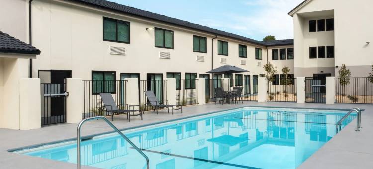 阿塔斯卡德罗万枫酒店(Fairfield by Marriott Inn & Suites Atascadero)图片