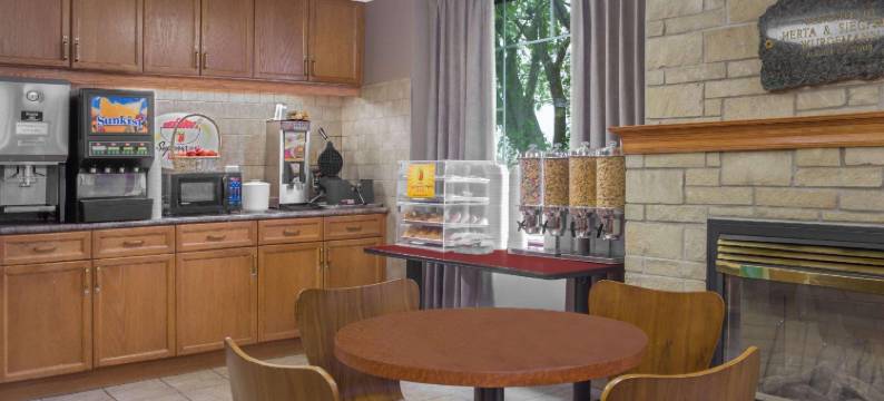 苏圣玛丽速8酒店(Super 8 by Wyndham Sault Ste Marie on)图片