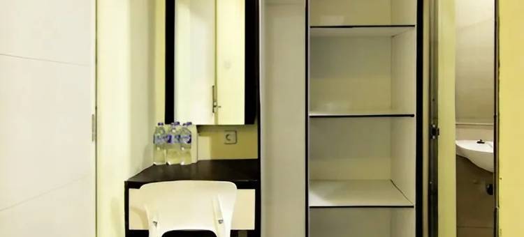 位于茉莉芬的4卧室-600平方米|带1个独立浴室(De Kost Madiun)图片