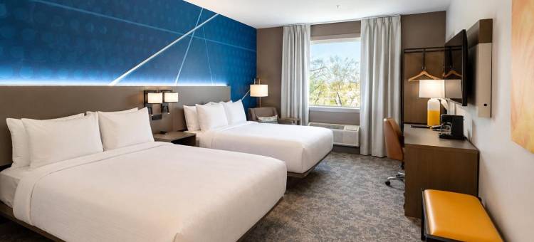 康福特套房酒店(Comfort Inn & Suites)图片