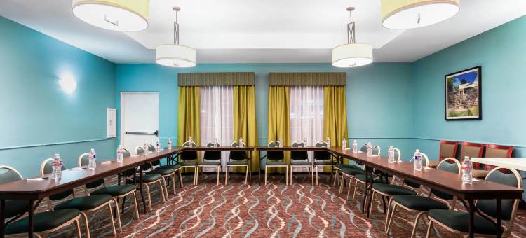 克尔维尔拉昆塔温德姆套房酒店(La Quinta Inn & Suites by Wyndham Kerrville)图片