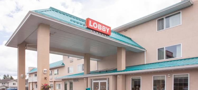 温德姆100英里华美达酒店(Ramada by Wyndham 100 Mile House)图片