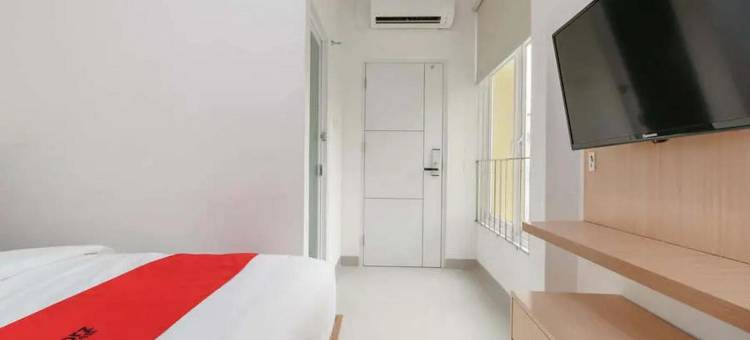 红多兹Plus酒店-近巨港RS RK查理塔斯2号(RedDoorz Plus Near RS RK Charitas 2 Palembang)图片