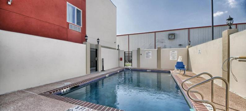 德克萨斯韦斯拉科 6 号汽车旅馆(Motel 6 Weslaco, TX)图片