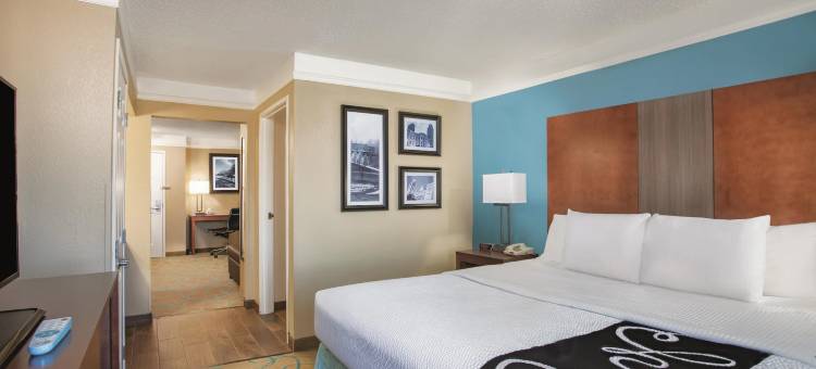 伊丽莎白敦拉昆塔温德姆套房酒店(La Quinta Inn & Suites by Wyndham Elizabethtown)图片