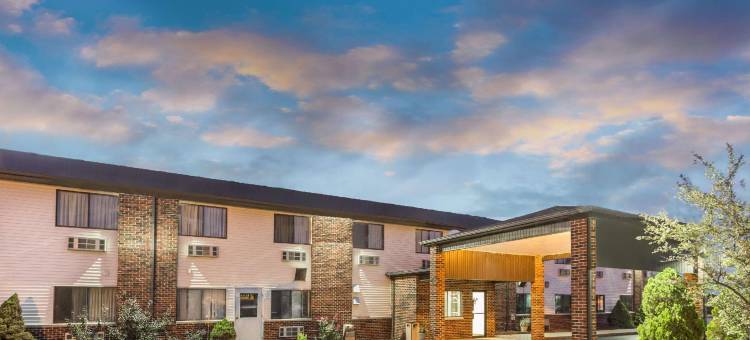 伯旁奈斯-坎卡基地区速8酒店(Super 8 by Wyndham Bourbonnais/Kankakee Area)图片