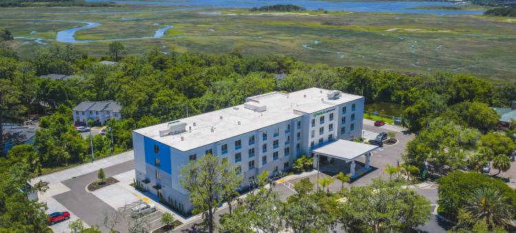 洲际酒店集团旗下费南迪纳海滩阿米莉亚岛智选假日酒店(Holiday Inn Express & Suites Fernandina Beach Amelia Island by IHG)图片