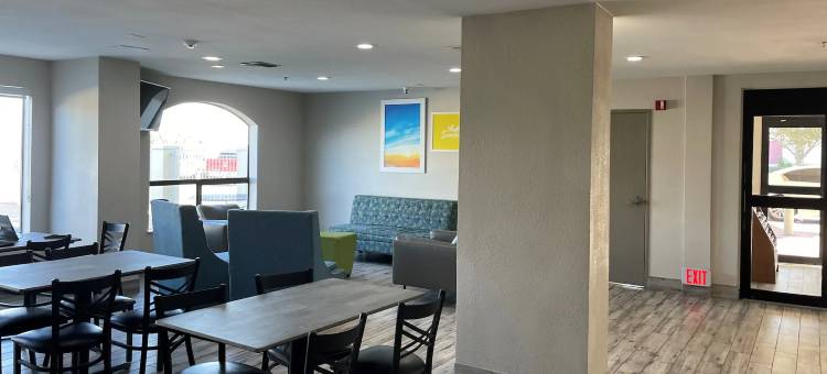 达拉斯加兰西戴斯酒店(Days Inn by Wyndham Dallas Garland West)图片