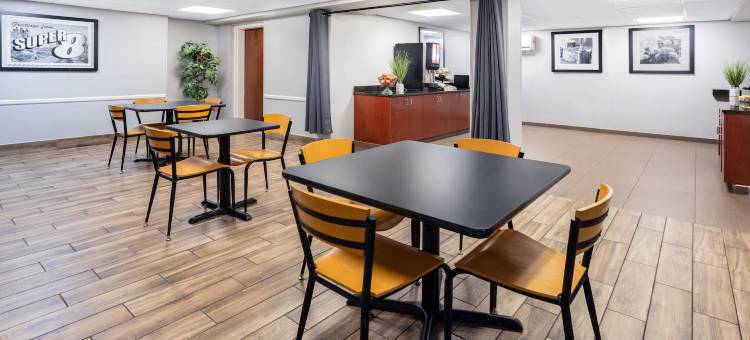 芒特劳雷尔速8酒店(Super 8 by Wyndham Mount Laurel)图片