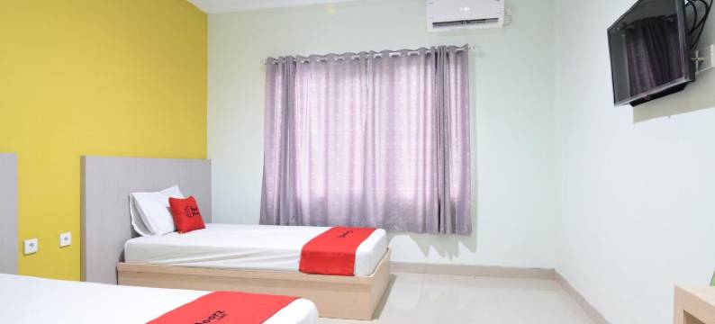 红多兹酒店-近梭罗市开拉顿博物馆(RedDoorz Near Museum Keraton Surakarta)图片