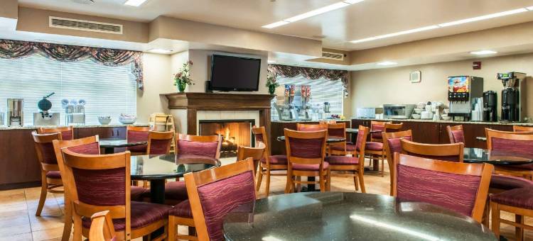 克拉丽奥西北套房酒店(Clarion Inn & Suites Northwest)图片