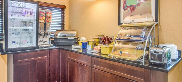 勒罗伊戴斯酒店-布卢明顿东南(Days Inn by Wyndham le Roy/Bloomington Southeast)图片